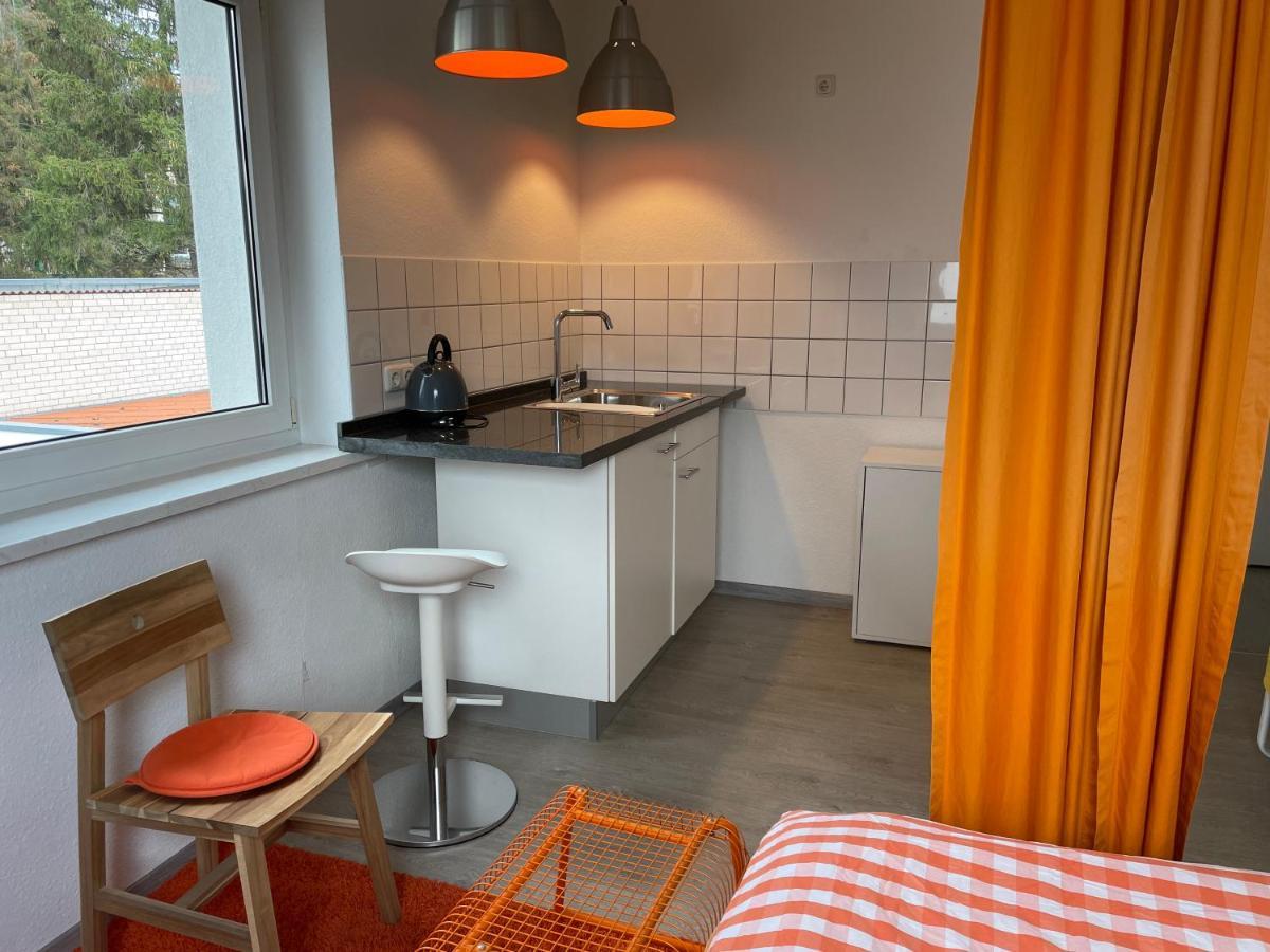Altstadt Naehe 7 Min Fussweg Ueber Alte Maibruecke Zu Pension Mit Balkon & Garten, Ideal For Long Stay, Relocation Ochsenfurt Exterior foto
