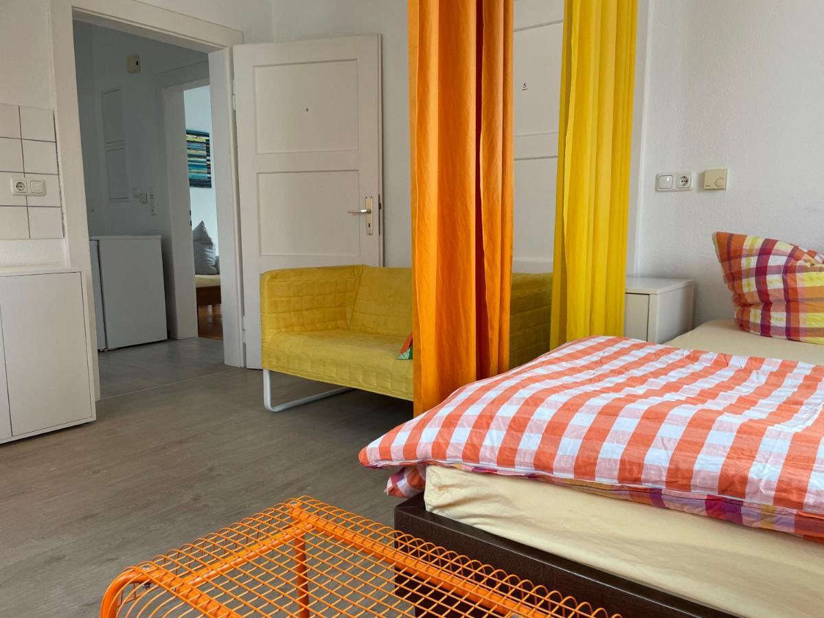 Altstadt Naehe 7 Min Fussweg Ueber Alte Maibruecke Zu Pension Mit Balkon & Garten, Ideal For Long Stay, Relocation Ochsenfurt Exterior foto